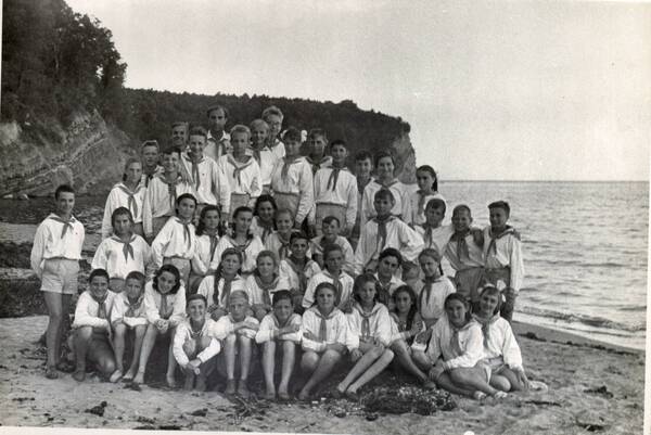 КП 1 №29 12 63г.  Отряд юных моряков перед отъездом из лагеря 1962 г