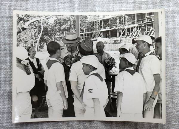 КП 1 1963 №153 4. Коммунисты старшего поколения Туапсе в гостях у пионеров пл «Орленок», 1963 год