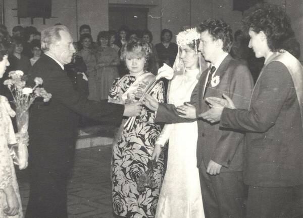 Таня Казакова (Комсомольский) и Володя Зубов (дружину не помню)1987 год