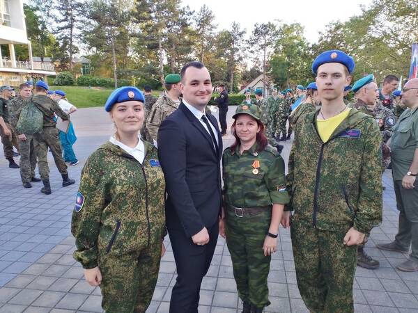 руководителя военно патриотического направления Российского движения школьников Евгения Носикова..