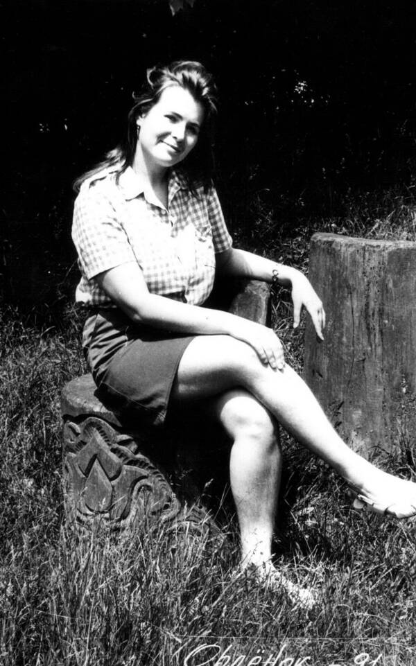 Королёва (Дерябина) Галина.  1990 – 1992 гг.  Стремительная. Вожатая. Белгород.