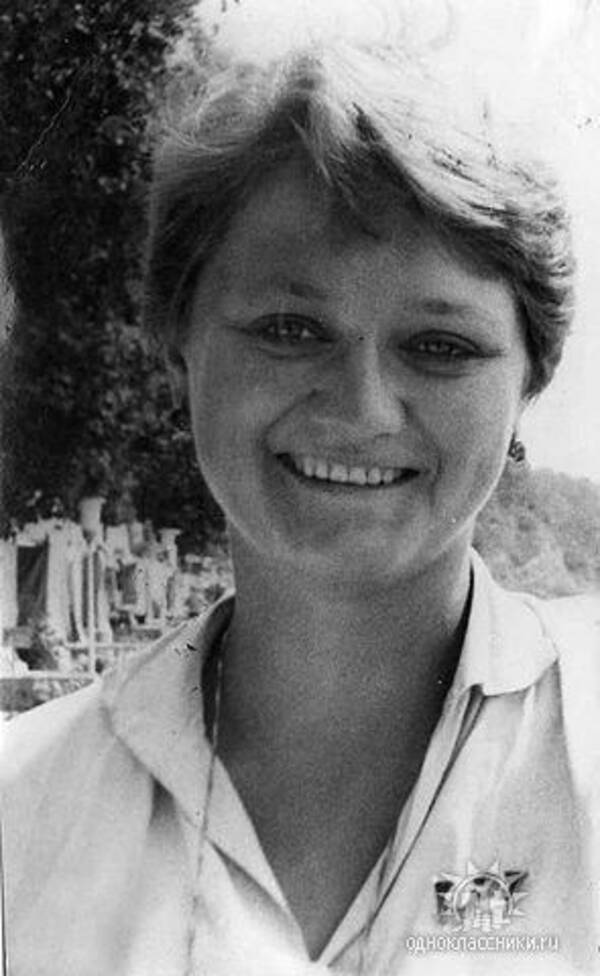 Сегова (Рожко) Ирина. 1984 – 85 гг. Солнечная. Вожатая.  Оренбург.