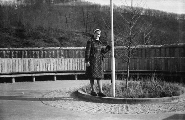 Скоропад (Холикова) Елена. 1980 г. Солнечная. Звёздная. Вожатая..