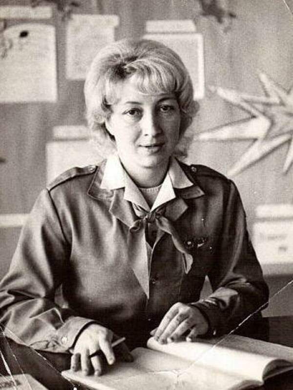 Козина Анна. ШПВ 76.  1976 1980 гг. Звёздная. Вожатая. Старшая вожатая.. jpg