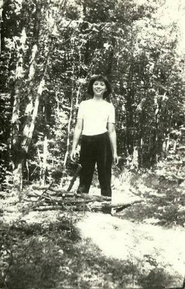 Безуглова (Шкуропатова) Елена.  1986 г. летние смены.  Звёздная.  Кагальницкая.  Ростовская.