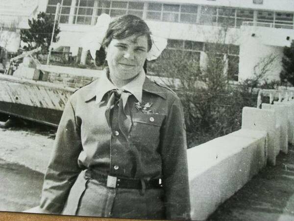 Цыганенко  Наталья. 1980 1981 гг. Солнечная. Звёздная.   Вожатая.  Владивосток.   Приморский.. jpg