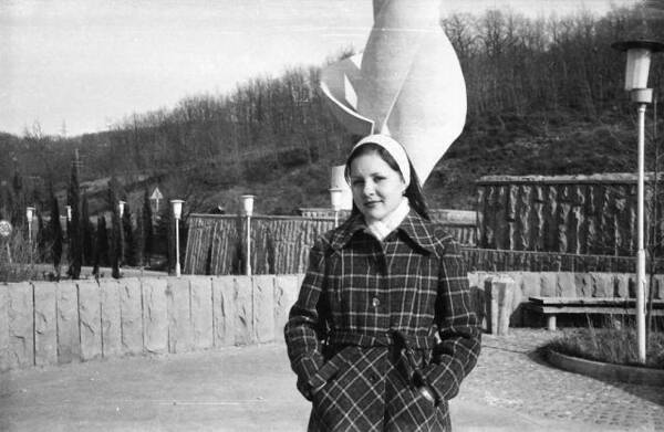 Скоропад (Холикова) Елена. 1980 г. Солнечная. Звёздная. Вожатая.
