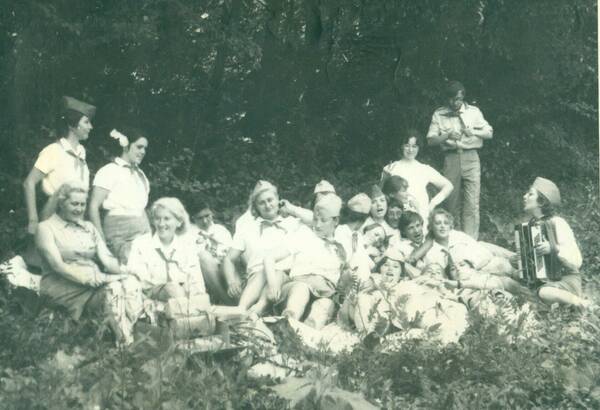 ШПВ  1972.год.Отдых  в лесу ,после очередной смены..