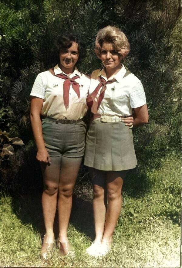 Женя Пашкова и Наташа Смольянинова. 1976 г