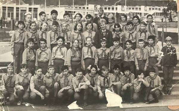Февраль   март 1970 г., дружина Стремительная, 6 отряд Красные дьяволята.  Вожатые Володя Рысьев и Тоня Вдовиченко.