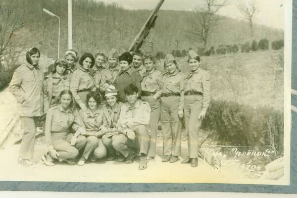 ШПВ  1972 год.Нижний ряд справа налево  Олег,  Булычёва Надя,Муслимова Ляля,Паршина Нина