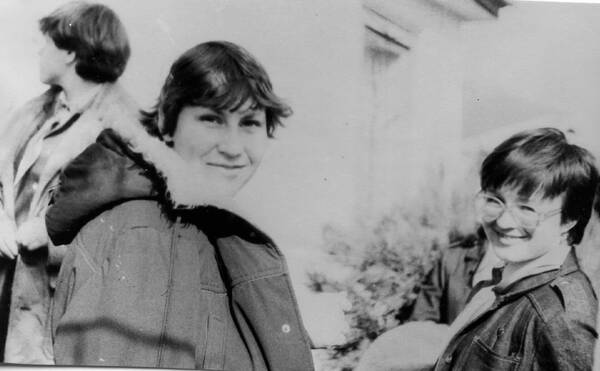 Елена Охотникова В Школе вожатых в Орленке. С комиссаром Женей Бабониной.