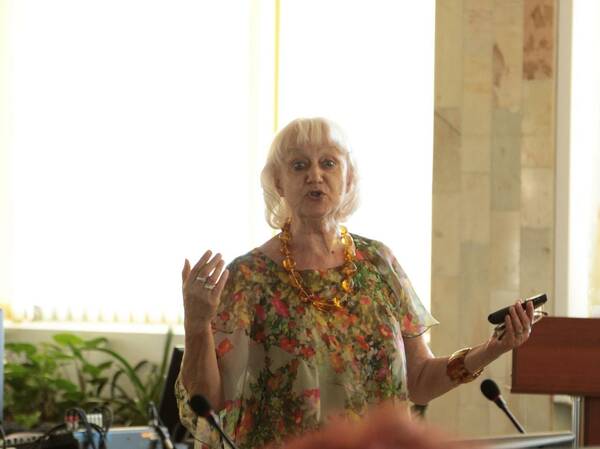Вера Шестакова профессор кафедры поликлинической педиатрии ГБОУ ВО «Смоленский государственный медицинский университет» Минздрава России, Заслуженный врач РФ,