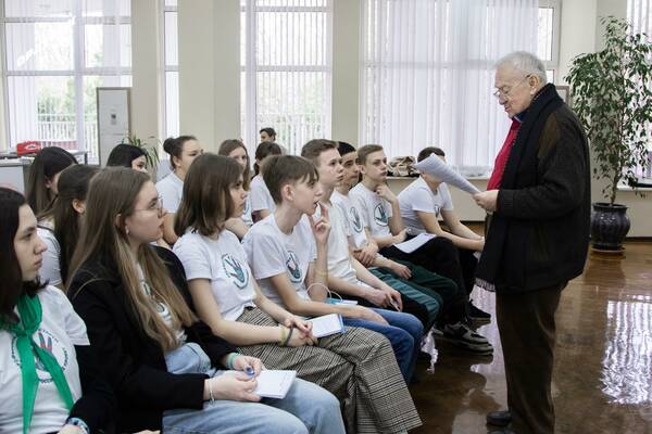 встретились с доктором педагогических наук, профессором и заслуженным деятелем науки России Михаилом Рожковым..