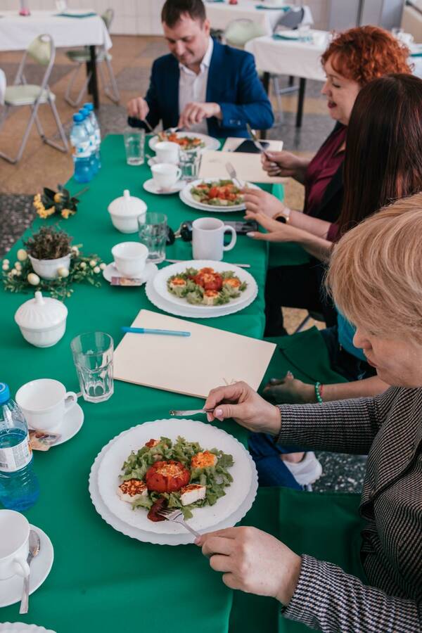 орлята собрались в команды и проявили себя в кулинарном искусстве..