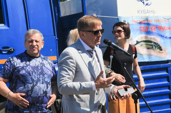 На   выпуске краснокнижных  рыб