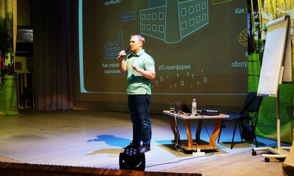 исполнительным директором SAP в СНГ Дмитрием Красюковым.