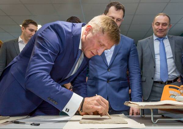 Сергей Домницкий, руководитель Академии Керамики из Санкт Петербурга...
