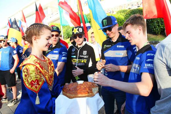 участников российского этапа Чемпионата мира по мотокроссу...