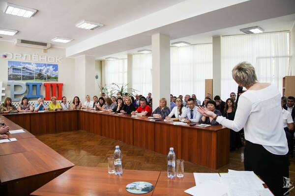 Организаторы, гости, руководители делегаций, команд и участники Всероссийского конкурса юных инспекторов дорожного движения Безопасное колесо 2018.........