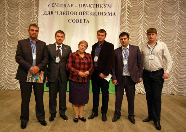Светлана Хобленко и молодые парламентарии Кубани..