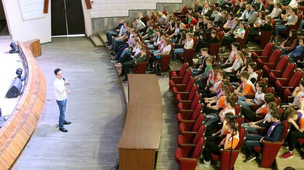 руководитель продюсерского центра Социальное кино, эксперт факультета социального кино Зимней детской  КиноАкадемии Владимир Аркадьевич Ким