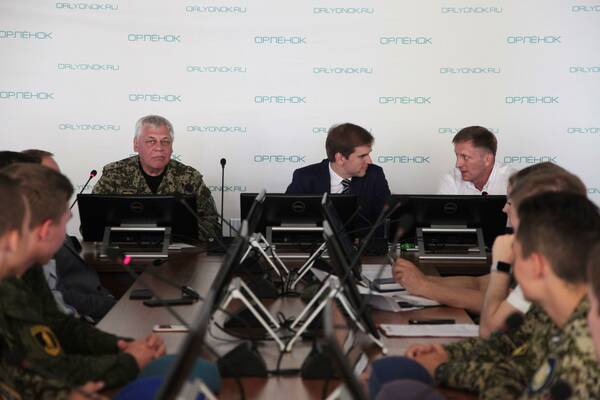 начальником управления Президента Российской Федерации по общественным проектам Сергеем Новиковым