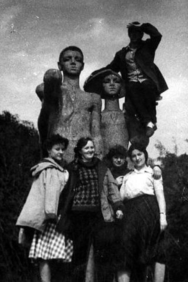 Май 1984 года. Николай Хохлов, хореограф Марина  , Елизавета Богер, Маргарита Чайкина, Людмила Осинцева.