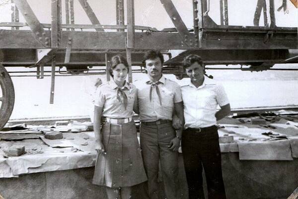 Поездка в Новороссийск. . Пионерская пограничная застава. 1983 год. 3 я летняя смена. Людмила Осинцева, Кибальников Александр и    кто
