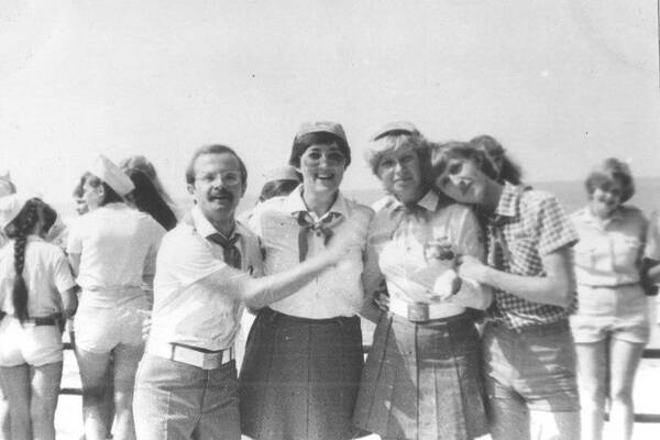 1981 rhwFHsuA us