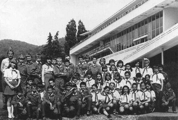 eZpANIeYLgs
