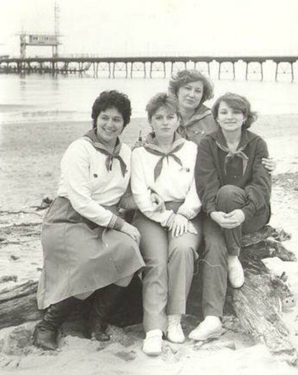 Света Наумова, крючкова  таня, Тан Матькова, Лена Чканникова, Орленок 1987 г.
