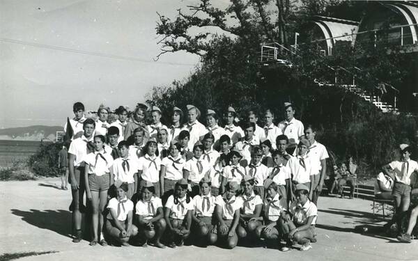 август сентябрь 1969 года, 2 отряд, вожатые Тамара Черненок и Слава Полуянов   Татьяна Стяжкина Еряшева