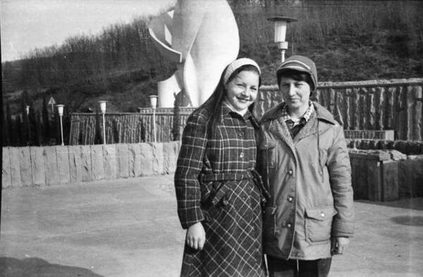 Елена Скоропад и Мария Токарева