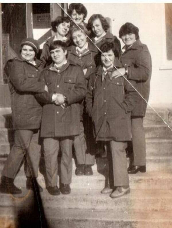 Любовь Ельчищева (Матвеева)Галина Безгодова (Вараксина)Егоров ЮрийДудчак(Бугрова)ИринаЛотванова ГаляГолонец Люба