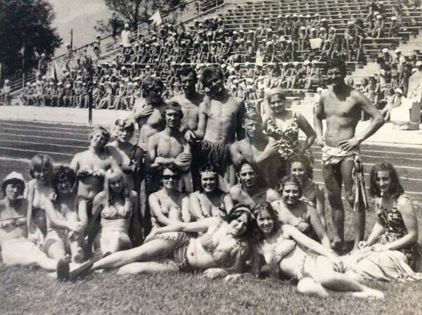 image    1975 (1)