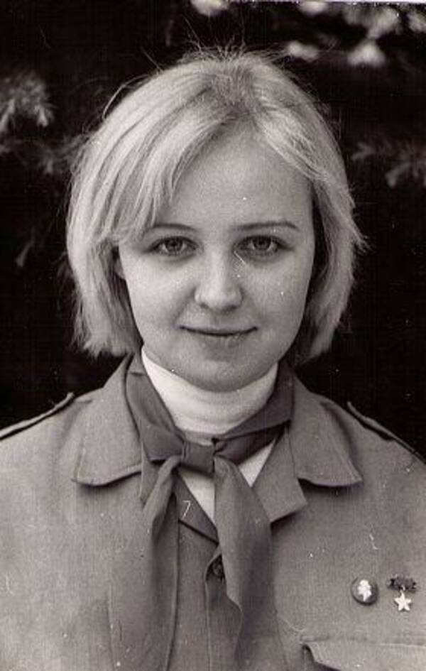 Горшкова елена вожатая дружины Стремительной 1977г