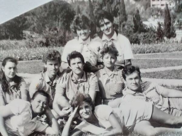 1990