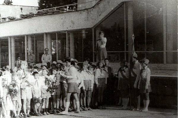 Линейка 1 сентября 1983 года.  .