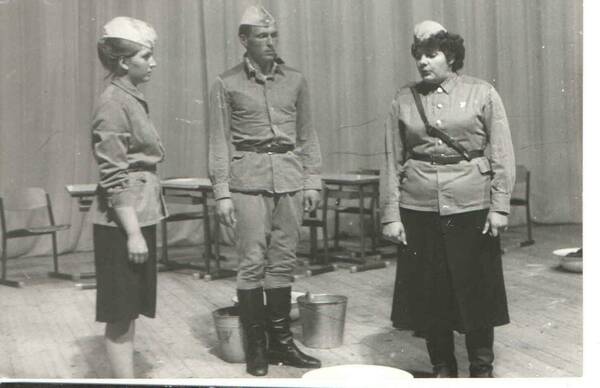 ШПВ86 и студенты,лето 1988г. Вожатский спектакль Воронкова Ольга, Круглов Николай, Шабликова Надежда