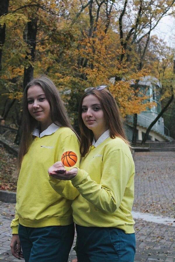 Анастасия Михеева и Ксения Киреева