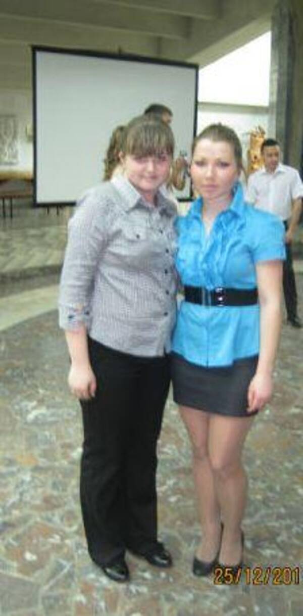 оксана есипко слева