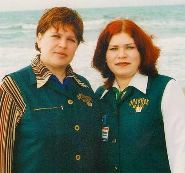 Людмила Спицына Никулина  справа