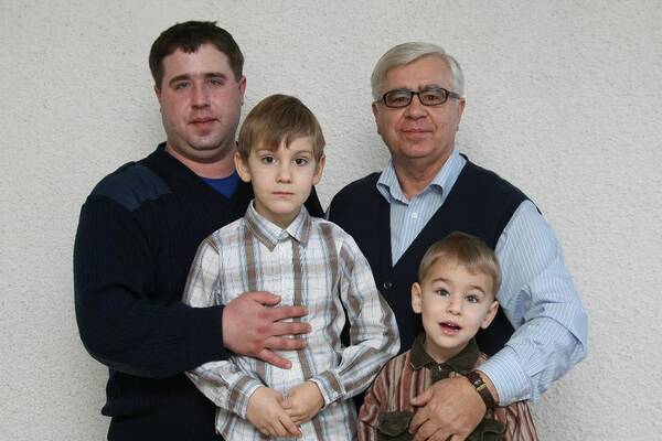 ЯАлександр АлександровичОТЕЦИван Александровичю