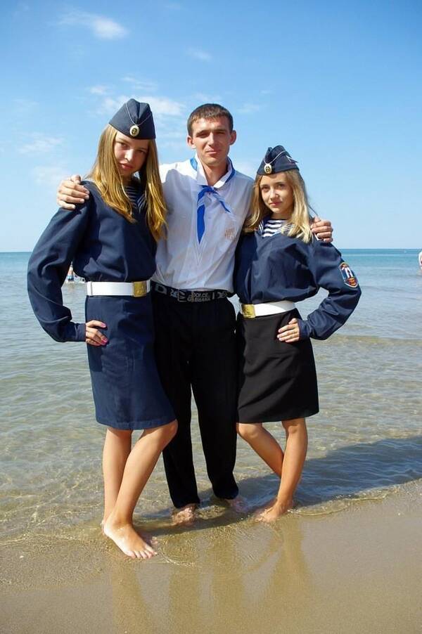 еоешл
