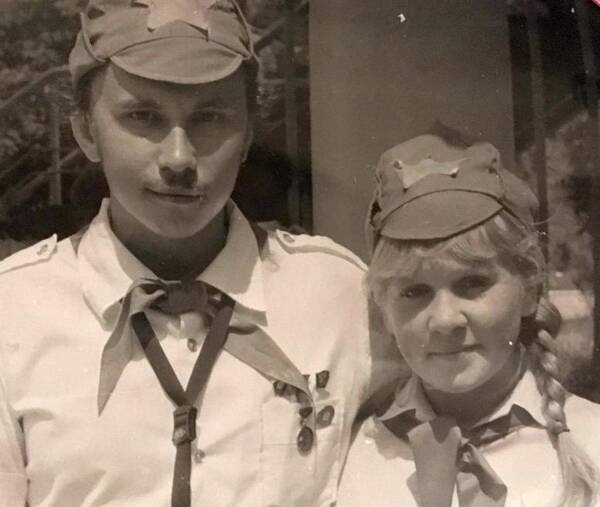 Андрей Обрезков и Наталья Рослякова (Пахолова). Комсомольский, 1984 г