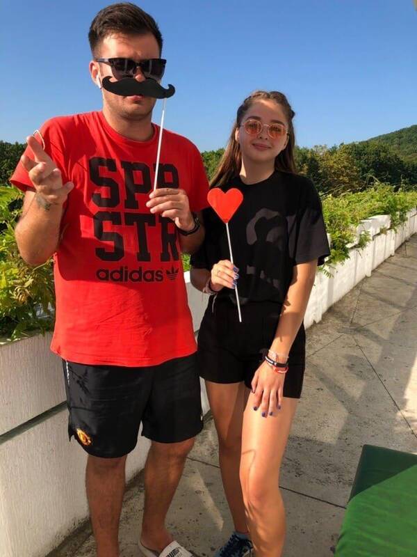 X9 8kYMAVzM