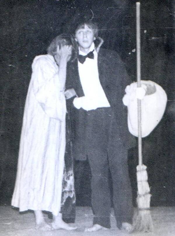 Елена Апарина(Кошка) и Дима Асеев(Кот Василий), Кошкин дом, Орлёнок 1981 г.