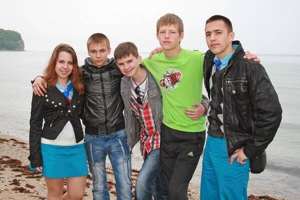 Денис        Довольнов