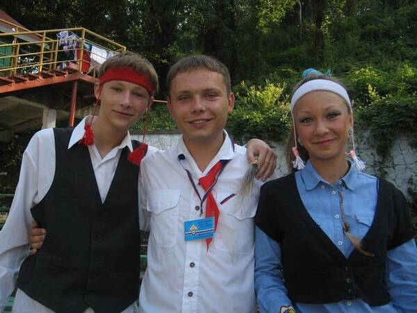 Саша                 Захарченко